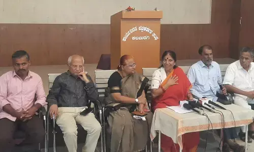 ಕಲಬುರಗಿ | ಆರೆಸ್ಸೆಸ್‌ ಪಥಸಂಚಲನದಲ್ಲಿ ಲಾಠಿ ಬಿಟ್ಟು ಭಾರತದ ಬಾವುಟ ಹಿಡಿಯಲಿ : ಕೆ.ನೀಲಾ