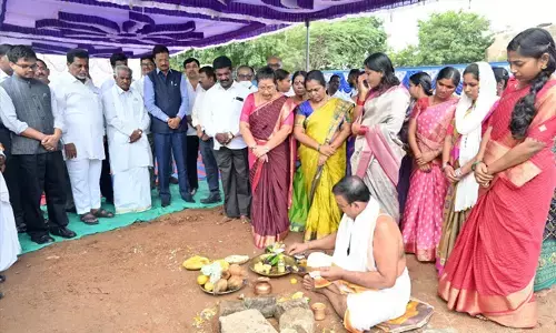 ಹಂಪಿಯಲ್ಲಿ 1 ಕೋಟಿ ರೂ. ವೆಚ್ಚದ ಸುಸಜ್ಜಿತ ಗ್ರಾಮ ಪಂಚಾಯತ್‌ ಕಚೇರಿ ನಿರ್ಮಾಣಕ್ಕೆ ಸಂಸದ ತುಕಾರಾಂ ಶಂಕುಸ್ಥಾಪನೆ