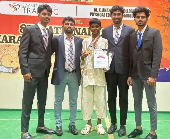 ರಾಷ್ಟ್ರ ಮಟ್ಟದ ಮುಕ್ತ ಕರಾಟೆ ಚಾಂಪಿಯನ್ಶಿಪ್: ಶಮಿರಾಜ್ ಆಳ್ವಗೆ ಎರಡು ಚಿನ್ನದ ಪದಕ ರಾಷ್ಟ್ರ ಮಟ್ಟದ ಮುಕ್ತ ಕರಾಟೆ ಚಾಂಪಿಯನ್ಶಿಪ್: ಶಮಿರಾಜ್ ಆಳ್ವಗೆ ಎರಡು ಚಿನ್ನದ ಪದಕ