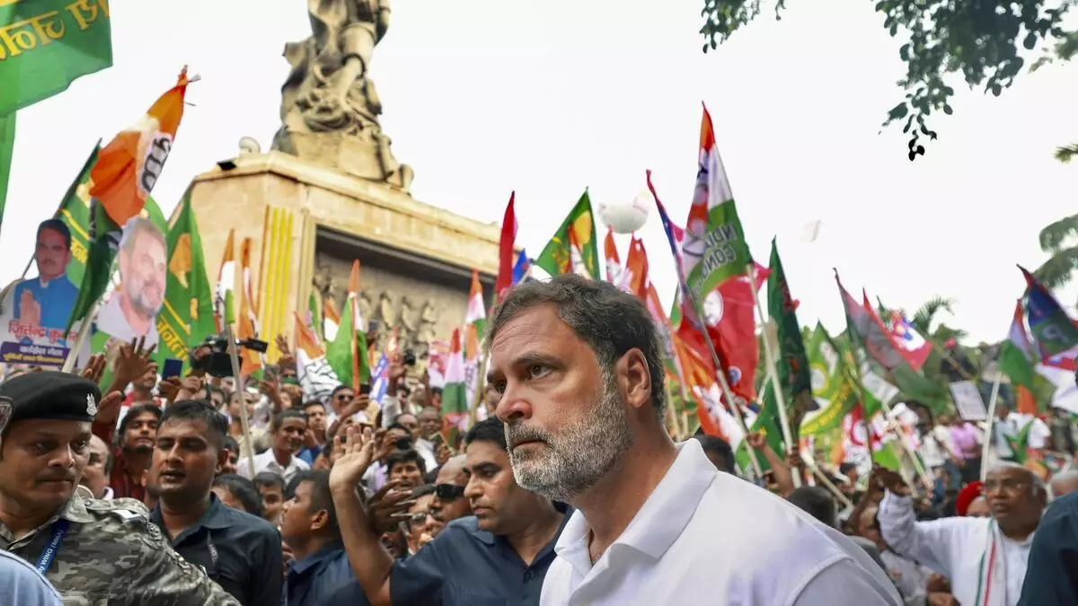 ಪ್ರಧಾನಿಯನ್ನು ನಿಂದಿಸಿದ್ದಕ್ಕೆ ಬಿಹಾರದ ಯುವಕನಿಗೆ ಜೈಲು | “ದೇವರೇ ನ್ಯಾಯ ಕೊಡಬೇಕು” ಎಂದ ತಂದೆ ಪ್ರಧಾನಿಯನ್ನು ನಿಂದಿಸಿದ್ದಕ್ಕೆ ಬಿಹಾರದ ಯುವಕನಿಗೆ ಜೈಲು | “ದೇವರೇ ನ್ಯಾಯ ಕೊಡಬೇಕು” ಎಂದ ತಂದೆ