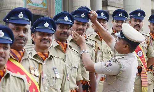 ಗಮನ ಸೆಳೆದ ಪೊಲೀಸರ ನೂತನ ಪೀಕ್ ಕ್ಯಾಪ್