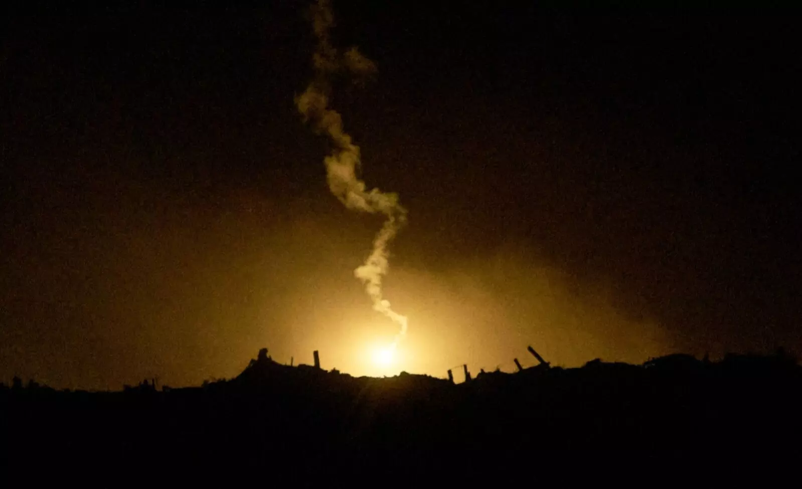 ಕದನ ವಿರಾಮ ಉಲ್ಲಂಘನೆ | ಗಾಝಾ ಮೇಲೆ ಇಸ್ರೇಲ್ ನಿಂದ ವಾಯುದಾಳಿ: 24 ಮಕ್ಕಳು ಸೇರಿ 63 ಫೆಲೆಸ್ತೀನಿಯನ್ನರು ಮೃತ್ಯು ಕದನ ವಿರಾಮ ಉಲ್ಲಂಘನೆ | ಗಾಝಾ ಮೇಲೆ ಇಸ್ರೇಲ್ ನಿಂದ ವಾಯುದಾಳಿ: 24 ಮಕ್ಕಳು ಸೇರಿ 63 ಫೆಲೆಸ್ತೀನಿಯನ್ನರು ಮೃತ್ಯು