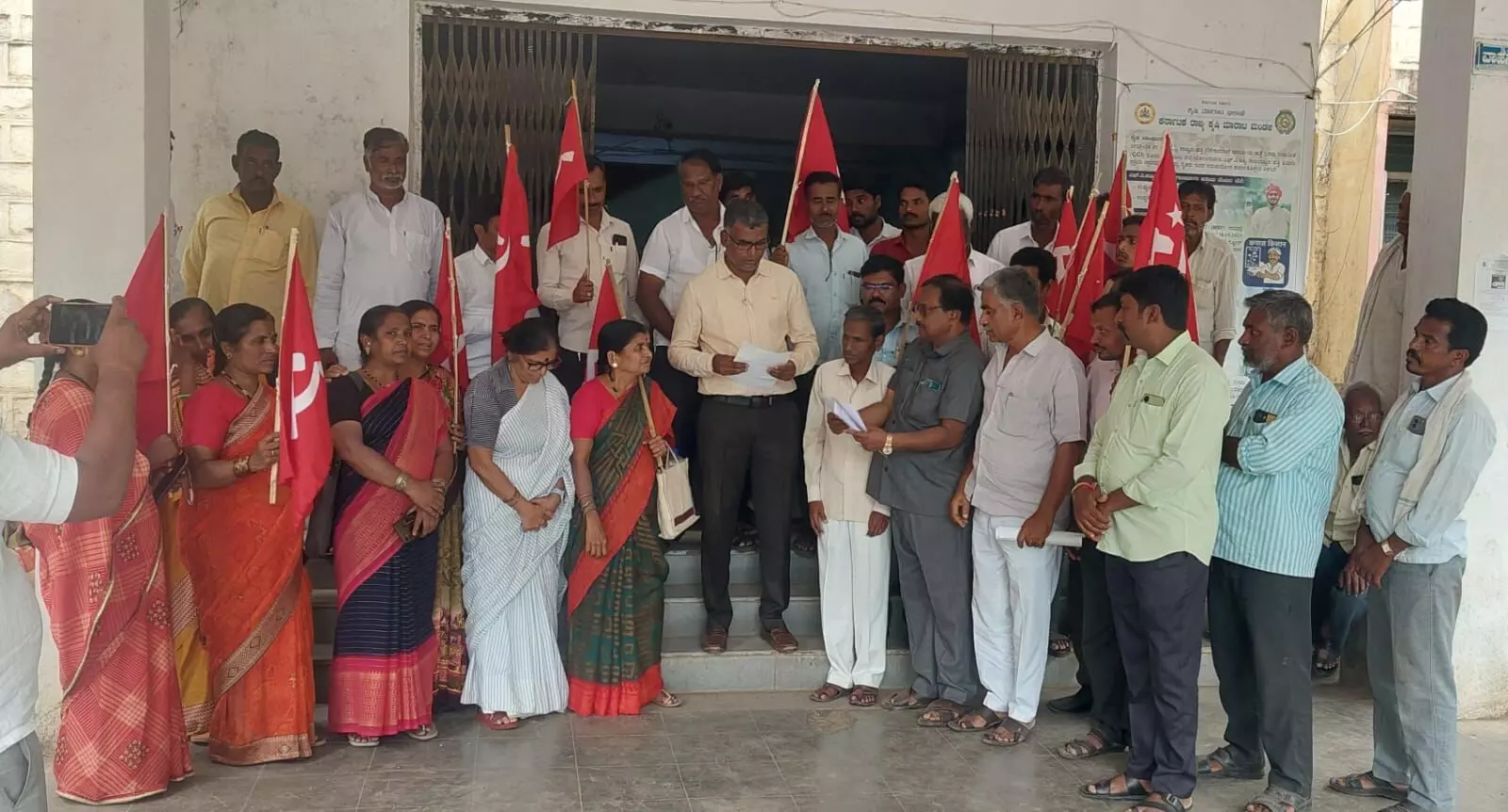 ಅಫಜಲಪುರ | ಗುರು ಚಾಂದಕವಟೆ ಮೇಲೆ ಹಲ್ಲೆ ಖಂಡಿಸಿ ಪ್ರತಿಭಟನೆ