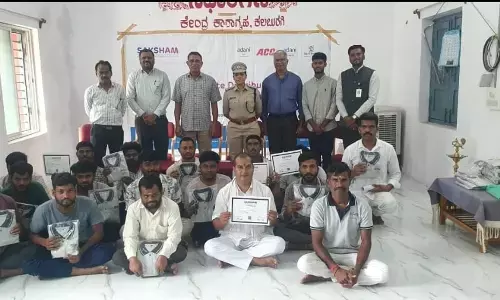 ಕಲಬುರಗಿ | ಕಾರಾಗೃಹದ ಕೈದಿಗಳಿಗೆ ಉಚಿತ ಕಂಪ್ಯೂಟರ್ ತರಬೇತಿಯ ಪ್ರಮಾಣ ಪತ್ರ, ನೂತನ ತರಬೇತಿದಾರರಿಗೆ ಕಿಟ್ ವಿತರಣೆ