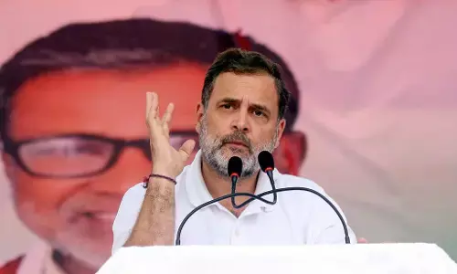 ಮತಕ್ಕಾಗಿ ವೇದಿಕೆ ಮೇಲೆ ನೃತ್ಯ ಮಾಡಬಲ್ಲರು : ಬಿಹಾರ ಚುನಾವಣಾ ರ‍್ಯಾಲಿಯಲ್ಲಿ ಪ್ರಧಾನಿ ಮೋದಿಯನ್ನು ಟೀಕಿಸಿದ ರಾಹುಲ್ ಗಾಂಧಿ