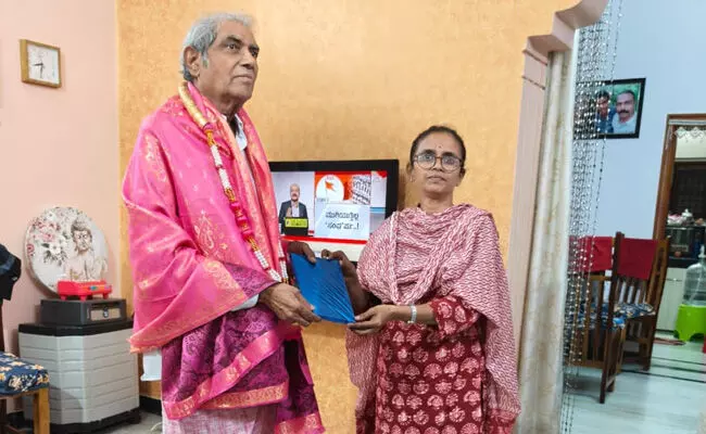 ಕಲಬುರಗಿ | ರಾಜ್ಯೋತ್ಸವ ಪ್ರಶಸ್ತಿ ಪುರಸ್ಕೃತ ಎಸ್.ಬಿ.ಹೊಸಮನಿಗೆ ಸನ್ಮಾನ ಕಲಬುರಗಿ | ರಾಜ್ಯೋತ್ಸವ ಪ್ರಶಸ್ತಿ ಪುರಸ್ಕೃತ ಎಸ್.ಬಿ.ಹೊಸಮನಿಗೆ ಸನ್ಮಾನ