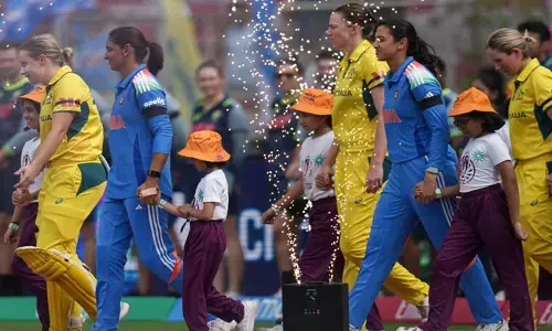 ಮಹಿಳೆಯರ ವಿಶ್ವಕಪ್ | ಕಪ್ಪು ತೋಳುಪಟ್ಟಿ ಧರಿಸಿ ಆಡಿದ ಭಾರತ, ಆಸ್ಟ್ರೇಲಿಯದ ಆಟಗಾರ್ತಿಯರು