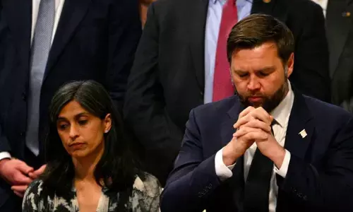 ಭಾರತೀಯ ಮೂಲದವರಾಗಿರುವ ನನ್ನ ಪತ್ನಿ ಉಷಾ ಶೀಘ್ರದಲ್ಲೇ ಕ್ರೈಸ್ತ ಧರ್ಮಕ್ಕೆ ಮತಾಂತರಗೊಳ್ಳಲಿದ್ದಾರೆ : ಅಮೆರಿಕ ಉಪಾಧ್ಯಕ್ಷ ಜೆಡಿ ವ್ಯಾನ್ಸ್