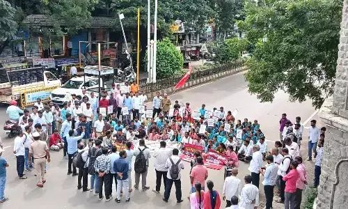 ಕಲಬುರಗಿ | ಬಿಎಡ್ ಫಲಿತಾಂಶ ಪ್ರಕಟಿಸುವಂತೆ ಆಗ್ರಹಿಸಿ ವಿದ್ಯಾರ್ಥಿಗಳಿಂದ ಪ್ರತಿಭಟನೆ