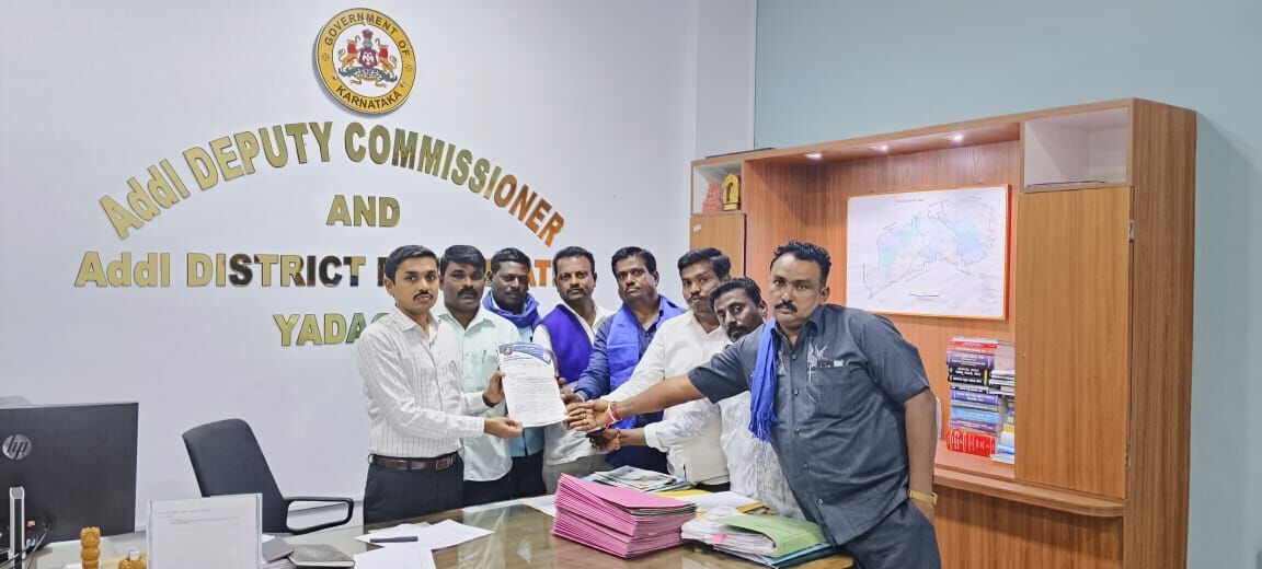 ಆರೆಸ್ಸೆಸ್‌ಗೆ ದೊಣ್ಣೆ ಹಿಡಿದು ಪಥಸಂಚಲನಕ್ಕೆ ಅನುಮತಿ ಕೊಡಬೇಡಿ: ದ.ಸಂ.ಸಂ. ಕೆಂಭಾವಿ ಘಟಕದಿಂದ ಜಿಲ್ಲಾಧಿಕಾರಿಗೆ ಮನವಿ