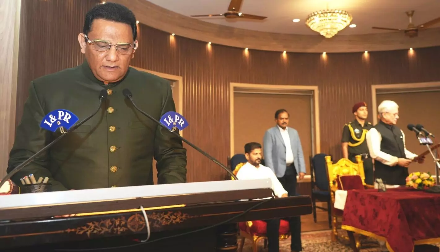 ತೆಲಂಗಾಣ: ಸಚಿವರಾಗಿ ಪ್ರಮಾಣ ವಚನ ಸ್ವೀಕರಿಸಿದ ಮುಹಮ್ಮದ್ ಅಝರುದ್ದೀನ್ ತೆಲಂಗಾಣ: ಸಚಿವರಾಗಿ ಪ್ರಮಾಣ ವಚನ ಸ್ವೀಕರಿಸಿದ ಮುಹಮ್ಮದ್ ಅಝರುದ್ದೀನ್