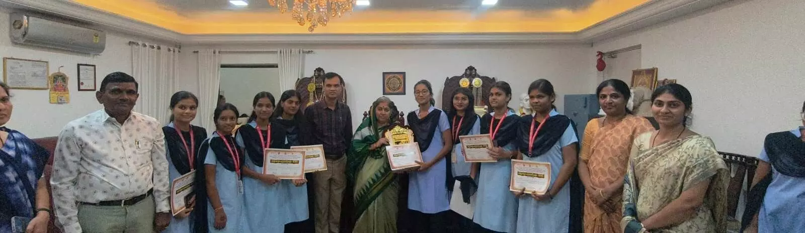 ಕಲಬುರಗಿ | ಯುವಜನೋತ್ಸವದಲ್ಲಿ ಶರಣಬಸವೇಶ್ವರ ವಾಣಿಜ್ಯ ಮಹಾವಿದ್ಯಾಲಯಕ್ಕೆ ಪ್ರಶಸ್ತಿ ಕಲಬುರಗಿ | ಯುವಜನೋತ್ಸವದಲ್ಲಿ ಶರಣಬಸವೇಶ್ವರ ವಾಣಿಜ್ಯ ಮಹಾವಿದ್ಯಾಲಯಕ್ಕೆ ಪ್ರಶಸ್ತಿ