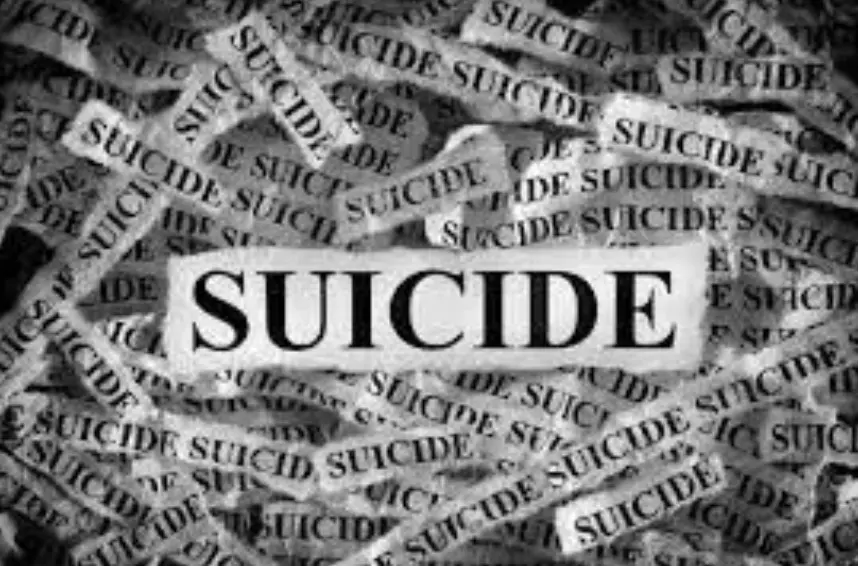 ಬೆಂಗಳೂರು | ಒಂದೇ ಕುಟುಂಬದ ನಾಲ್ವರು ಆತ್ಮಹತ್ಯೆಗೆ ಯತ್ನ: ತಂದೆ, ಓರ್ವ ಮಗ ಮೃತ್ಯು; ತಾಯಿ, ಮತ್ತೊಬ್ಬ ಮಗ ಆಸ್ಪತ್ರೆಗೆ ದಾಖಲು ಬೆಂಗಳೂರು | ಒಂದೇ ಕುಟುಂಬದ ನಾಲ್ವರು ಆತ್ಮಹತ್ಯೆಗೆ ಯತ್ನ: ತಂದೆ, ಓರ್ವ ಮಗ ಮೃತ್ಯು; ತಾಯಿ, ಮತ್ತೊಬ್ಬ ಮಗ ಆಸ್ಪತ್ರೆಗೆ ದಾಖಲು