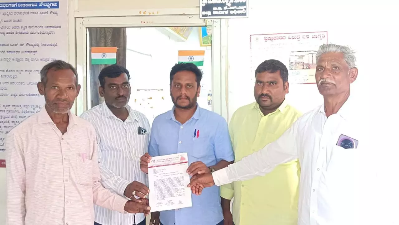 ಬೀದರ್ | ಕಟ್ಟಡ ಕಾರ್ಮಿಕರ ವಿವಿಧ ಬೇಡಿಕೆಗಳ ಈಡೇರಿಕೆಗೆ ಆಗ್ರಹಿಸಿ ಮನವಿ