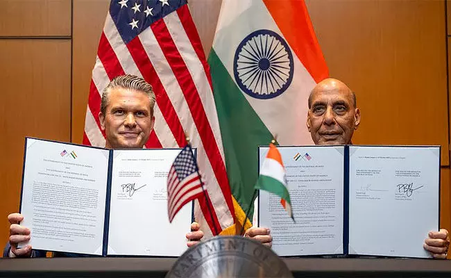 10 ವರ್ಷಗಳ ರಕ್ಷಣಾ ಒಪ್ಪಂದಕ್ಕೆ ಭಾರತ-ಅಮೆರಿಕ ಅಂಕಿತ 10 ವರ್ಷಗಳ ರಕ್ಷಣಾ ಒಪ್ಪಂದಕ್ಕೆ ಭಾರತ-ಅಮೆರಿಕ ಅಂಕಿತ