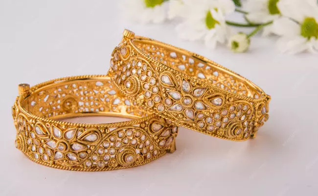 ಚಿನ್ನದ ದರದಲ್ಲಿ ಮತ್ತೆ ಏರಿಕೆ; ಬೆಳ್ಳಿದರದಲ್ಲಿ 2 ಸಾವಿರ ರೂ. ಇಳಿಕೆ