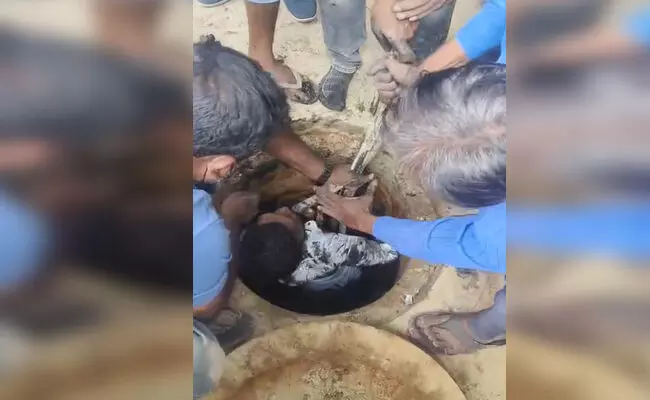 ಬೆಂಗಳೂರು | ಮ್ಯಾನ್ಹೋಲ್ಗೆ ಇಳಿದ ಇಬ್ಬರು ಕಾರ್ಮಿಕರು ಅಸ್ವಸ್ಥ: ಆಸ್ಪತ್ರೆಗೆ ದಾಖಲು ಬೆಂಗಳೂರು | ಮ್ಯಾನ್ಹೋಲ್ಗೆ ಇಳಿದ ಇಬ್ಬರು ಕಾರ್ಮಿಕರು ಅಸ್ವಸ್ಥ: ಆಸ್ಪತ್ರೆಗೆ ದಾಖಲು