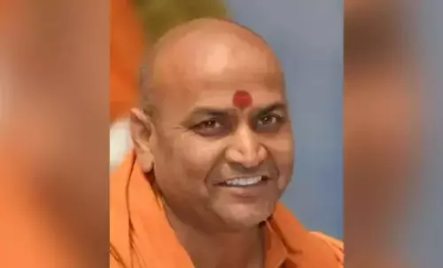 ಲಿಂಗಾಯತ ಮಠಾಧಿಪತಿಗಳ ಬಗ್ಗೆ ಅವಹೇಳನಕಾರಿ ಹೇಳಿಕೆ; ಕಾಡಸಿದ್ದೇಶ್ವರ ಸ್ವಾಮೀಜಿಗೆ ತಾತ್ಕಾಲಿಕ ಪ್ರತಿಬಂಧಕಾದೇಶ ವಿಧಿಸಿದ ಕೋರ್ಟ್