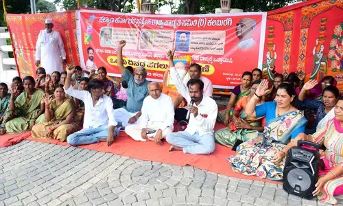 ಕಲಬುರಗಿ | ಕಲ್ಯಾಣ ಕರ್ನಾಟಕ ಪ್ರತ್ಯೇಕ ರಾಜ್ಯ ಹೋರಾಟ ಸಮಿತಿಯಿಂದ   ಪ್ರತ್ಯೇಕ ರಾಜ್ಯಕ್ಕಾಗಿ ಅಹೋರಾತ್ರಿ ಧರಣಿ