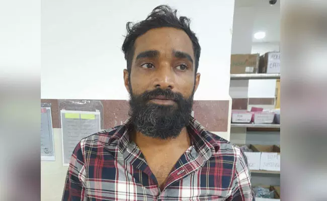 ಮಂಗಳೂರು: ರೌಡಿಶೀಟರ್ ನೌಫಲ್ ಬಜಾಲ್ ಹತ್ಯೆ ಮಂಗಳೂರು: ರೌಡಿಶೀಟರ್ ನೌಫಲ್ ಬಜಾಲ್ ಹತ್ಯೆ