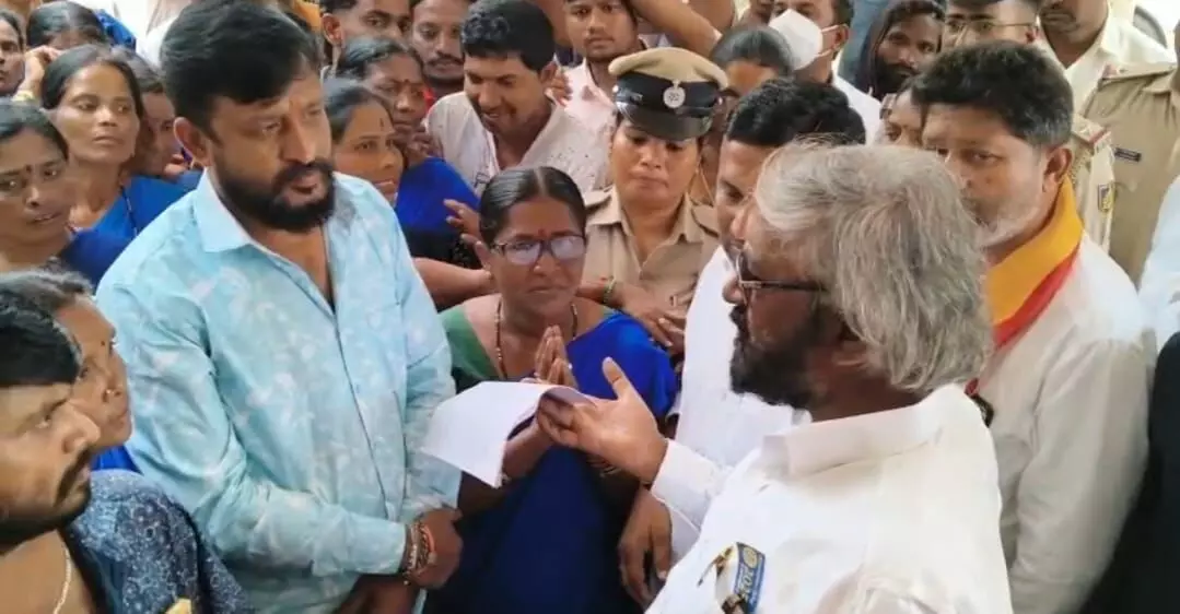 ಬೀದರ್ | 4 ತಿಂಗಳ ಬಾಕಿ ಸಂಬಳ ಪಾವತಿಗಾಗಿ ಸಚಿವ ಈಶ್ವರ್ ಖಂಡ್ರೆಗೆ ಬ್ರಿಮ್ಸ್ ಆಸ್ಪತ್ರೆಯ ಸಿಬ್ಬಂದಿ ಮನವಿ