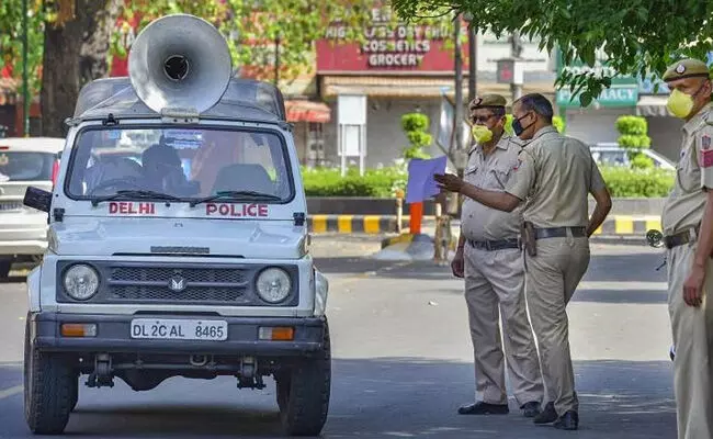 ಅಪರೇಶನ್ ಮಿಲಾಪ್ | ಕಾಣೆಯಾದ 75 ಮಂದಿಯನ್ನು ಒಂದೇ ತಿಂಗಳಲ್ಲಿ ಹುಡುಕಿಕೊಟ್ಟ ದಿಲ್ಲಿ ಪೊಲೀಸರು ಅಪರೇಶನ್ ಮಿಲಾಪ್ | ಕಾಣೆಯಾದ 75 ಮಂದಿಯನ್ನು ಒಂದೇ ತಿಂಗಳಲ್ಲಿ ಹುಡುಕಿಕೊಟ್ಟ ದಿಲ್ಲಿ ಪೊಲೀಸರು