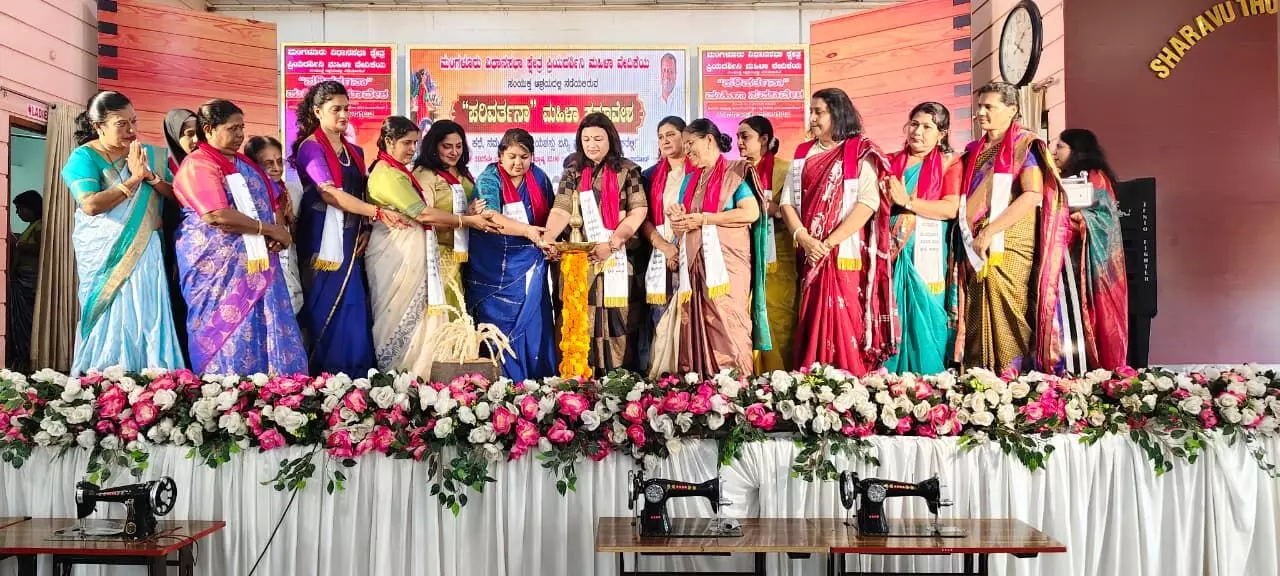 ಪ್ರಿಯದರ್ಶಿನಿ ಮಹಿಳಾ ವೇದಿಕೆ ವತಿಯಿಂದ ಮಹಿಳಾ ಸಮಾವೇಶ ಪ್ರಿಯದರ್ಶಿನಿ ಮಹಿಳಾ ವೇದಿಕೆ ವತಿಯಿಂದ ಮಹಿಳಾ ಸಮಾವೇಶ