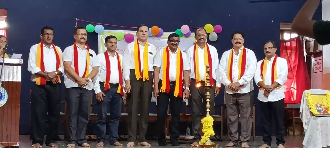 ಏಕೀಕರಣ ಹೋರಾಟದಲ್ಲಿ ತುಳುವರ ತ್ಯಾಗ ಸ್ಮರಣೀಯ: ಡಾ.ಧನಂಜಯ ಕುಂಬ್ಳೆ ಏಕೀಕರಣ ಹೋರಾಟದಲ್ಲಿ ತುಳುವರ ತ್ಯಾಗ ಸ್ಮರಣೀಯ: ಡಾ.ಧನಂಜಯ ಕುಂಬ್ಳೆ