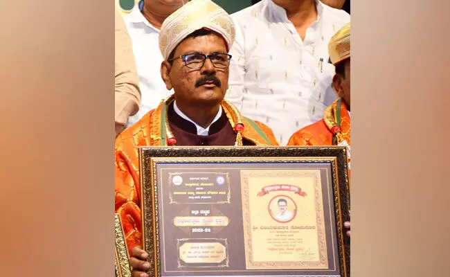 ಕಲಬುರಗಿ | ವಿಜಯಕುಮಾರ್ ಎಸ್.ಸೋಮನೂರಗೆ ಸರ್ವೋತ್ತಮ ಸೇವಾ ಪ್ರಶಸ್ತಿ ಪ್ರದಾನ