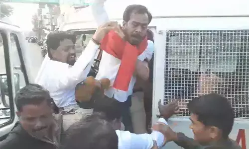 ಕಲಬುರಗಿ | ಪ್ರತ್ಯೇಕ ರಾಜ್ಯ ಧ್ವಜಾರೋಹಣಕ್ಕೆ ಯತ್ನ : ಹಲವರು ಪೊಲೀಸ್ ವಶಕ್ಕೆ