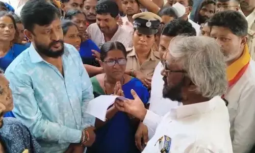 ಬೀದರ್ | 4 ತಿಂಗಳ ಬಾಕಿ ಸಂಬಳ ಪಾವತಿಗಾಗಿ ಸಚಿವ ಈಶ್ವರ್ ಖಂಡ್ರೆಗೆ ಬ್ರಿಮ್ಸ್ ಆಸ್ಪತ್ರೆಯ ಸಿಬ್ಬಂದಿ ಮನವಿ