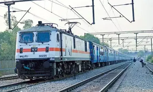 ರೈಲಿನಲ್ಲಿ ಪೂರೈಸಲಾಗಿದ್ದ ಬಿರಿಯಾನಿಯಲ್ಲಿ ಸತ್ತು ಬಿದ್ದಿದ್ದ ಹುಳು, ಪ್ರಯಾಣಿಕ ಅಸ್ವಸ್ಥ: 25 ಸಾವಿರ ರೂ. ಪರಿಹಾರ ನೀಡುವಂತೆ ಗ್ರಾಹಕರ ನ್ಯಾಯಾಲಯ ಆದೇಶ