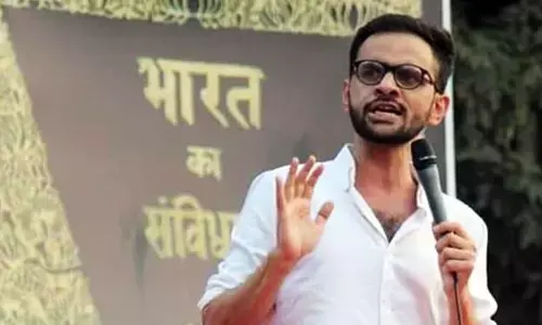 ಸಹ ಇತಿಹಾಸಕಾರರನ್ನು ಶ್ಲಾಘಿಸುತ್ತಾ...