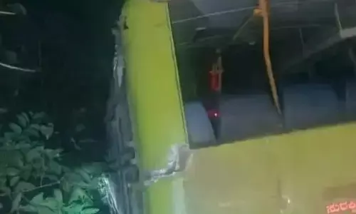 ಹೊನ್ನಾವರ: ಬಸ್–ಕಾರು ಢಿಕ್ಕಿ; ಓರ್ವ ಸ್ಥಳದಲ್ಲೇ ಮೃತ್ಯು, ಹತ್ತು ಮಂದಿಗೆ ಗಂಭೀರ ಗಾಯ