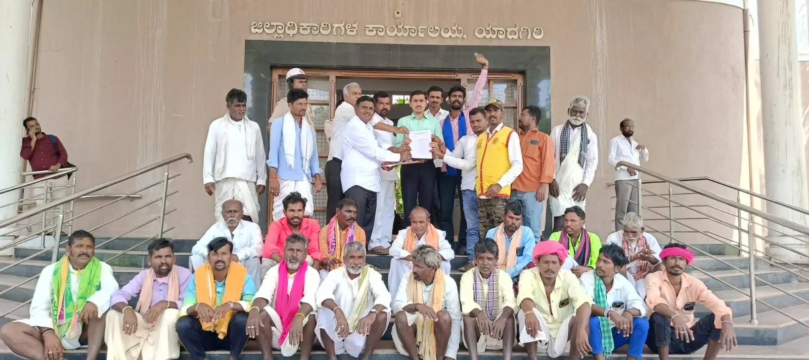 ಯಾದಗಿರಿ |  ಜಿಲ್ಲೆಯಲ್ಲಿ ಮಿತಿಮೀರಿದ ಕುರಿಕಳ್ಳತನ : ಕ್ರಮ ವಹಿಸಲು ಕುರುಬರ ಸಂಘದಿಂದ ಜಿಲ್ಲಾಡಳಿತಕ್ಕೆ ಮನವಿ