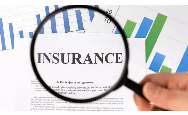 ಮಹಾರಾಷ್ಟ್ರ | ವಿಮೆ ಪರಿಹಾರ ಪಾವತಿಗೆ ವಿಳಂಬ : ಬ್ಯಾಂಕ್ ಹೊರಗೆ ಎಮ್ಮೆ ಕಳೇಬರ ಇರಿಸಿ ರೈತನಿಂದ ಪ್ರತಿಭಟನೆ