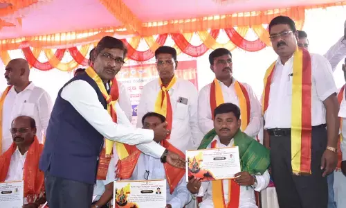 ಚಿಂಚೋಳಿ | ಯಲ್ಲಾಲಿಂಗ ದಂಡಿನ್‍ಗೆ ರಾಜ್ಯೋತ್ಸವ ಪ್ರಶಸ್ತಿ ಪ್ರದಾನ