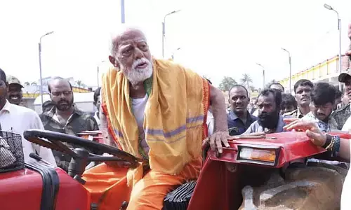 ಆಂಧ್ರಪ್ರದೇಶ ಕಾಲ್ತುಳಿತ ಪ್ರಕರಣ : ನನ್ನ ಭೂಮಿ, ನನ್ನ ದೇವಸ್ಥಾನ, ನಾನೇಕೆ ಪೊಲೀಸರಿಗೆ ಮಾಹಿತಿ ನೀಡಬೇಕು? : ಹರಿ ಮುಕುಂದ ಪಾಂಡೆ