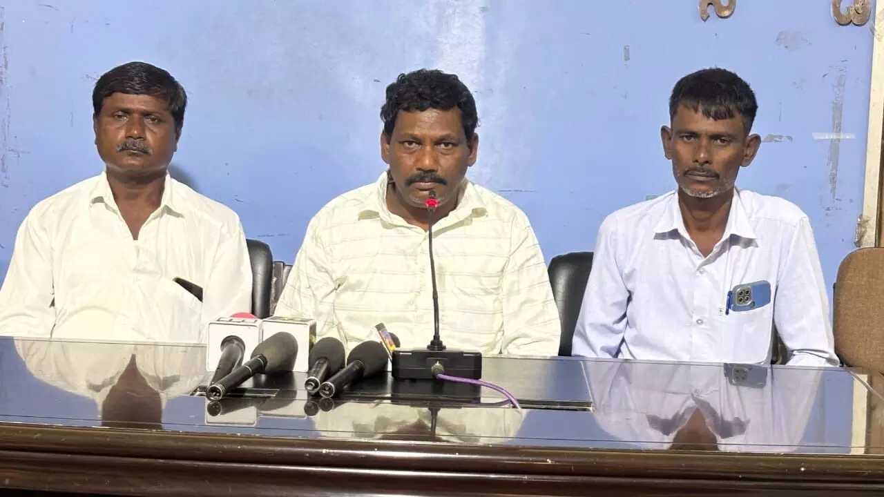 ರಾಯಚೂರು | ಹಟ್ಟಿ ಚಿನ್ನದ ಗಣಿ ಅಧಿಕಾರಿಗಳಿಂದ ಅಕ್ರಮ ಮರಳು ದಂಧೆ ಆರೋಪ : ಲೋಕಾಯುಕ್ತರಿಗೆ ದೂರು