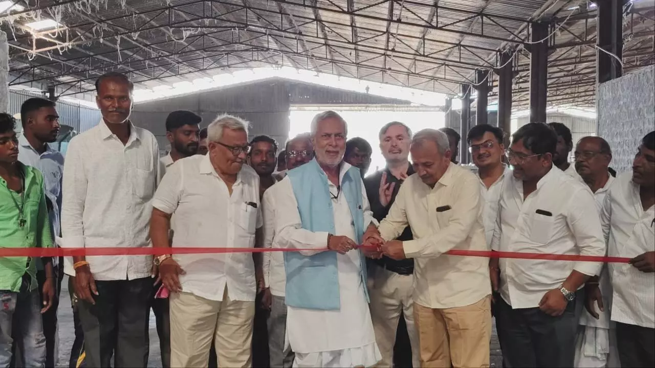 ಯಾದಗಿರಿ| ಹತ್ತಿ ಖರೀದಿ ಕೇಂದ್ರಕ್ಕೆ ಶಾಸಕ ಚನ್ನಾರೆಡ್ಡಿ ಪಾಟೀಲ್ ಚಾಲನೆ ಯಾದಗಿರಿ| ಹತ್ತಿ ಖರೀದಿ ಕೇಂದ್ರಕ್ಕೆ ಶಾಸಕ ಚನ್ನಾರೆಡ್ಡಿ ಪಾಟೀಲ್ ಚಾಲನೆ