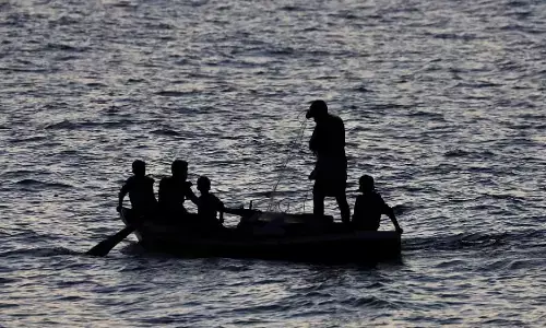 ತಮಿಳುನಾಡಿನ 35 ಮೀನುಗಾರರನ್ನು ಬಂಧಿಸಿದ ಶ್ರೀಲಂಕಾ ನೌಕಾಪಡೆ