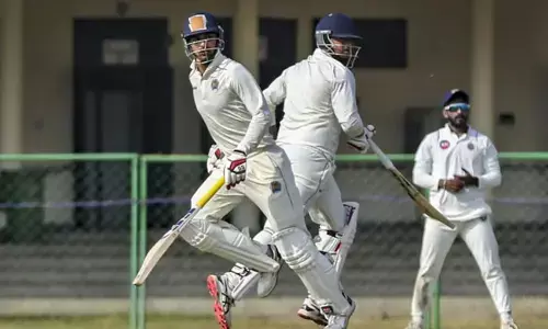 ರಣಜಿ: ಫಾಲೋ ಆನ್‌ ಗೆ ಸಿಲುಕಿದ ಕೇರಳ, ಗೆಲುವಿನ ವಿಶ್ವಾಸದಲ್ಲಿ ಕರ್ನಾಟಕ