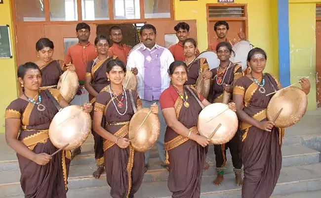 ಜನಪದ ಪರಂಪರೆ ಕಟ್ಟಿಕೊಟ್ಟ ‘ಕನ್ನಡ’ ಮತ್ತು ‘ಕರ್ನಾಟಕ’ ಜನಪದ ಪರಂಪರೆ ಕಟ್ಟಿಕೊಟ್ಟ ‘ಕನ್ನಡ’ ಮತ್ತು ‘ಕರ್ನಾಟಕ’