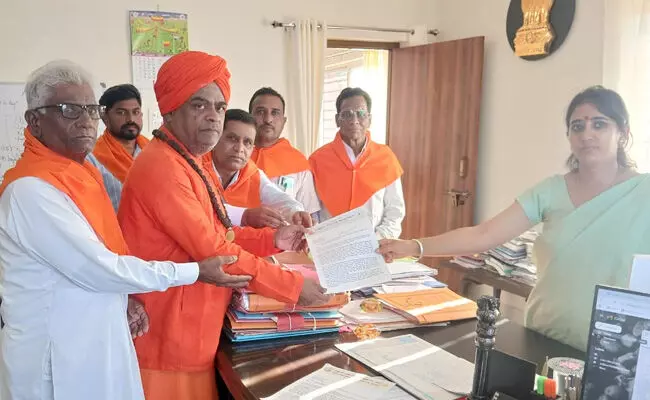 ಗುಲ್ಬರ್ಗಾ ವಿಶ್ವವಿದ್ಯಾಲಯಕ್ಕೆ ವಿಶ್ವಗುರು ಬಸವೇಶ್ವರರ ಹೆಸರಿಡಲು ಮನವಿ ಗುಲ್ಬರ್ಗಾ ವಿಶ್ವವಿದ್ಯಾಲಯಕ್ಕೆ ವಿಶ್ವಗುರು ಬಸವೇಶ್ವರರ ಹೆಸರಿಡಲು ಮನವಿ