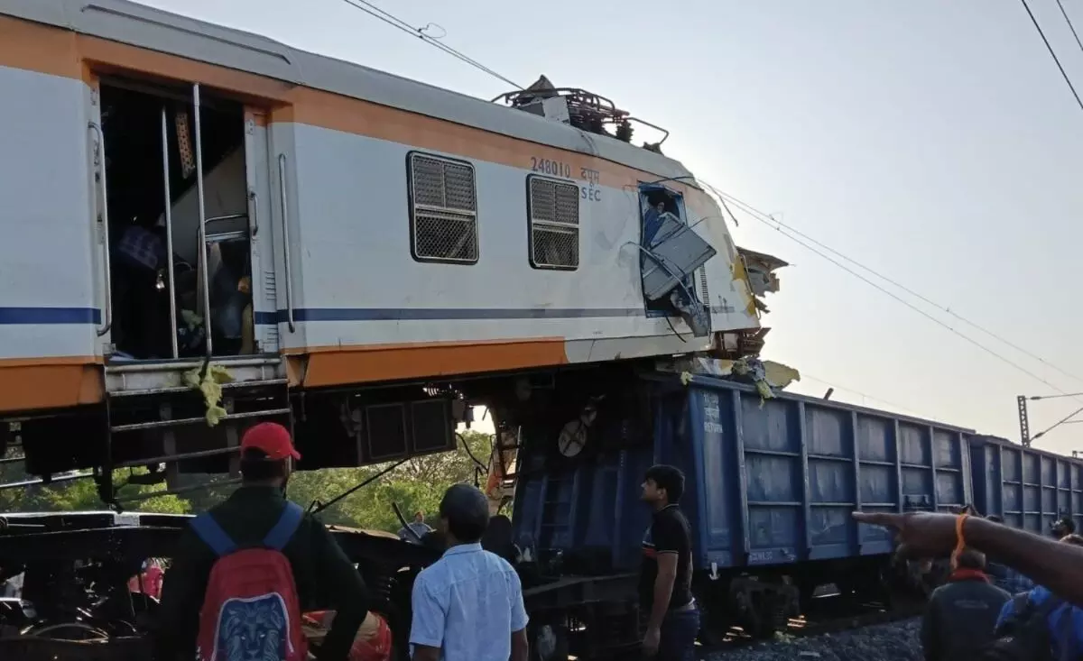 ಛತ್ತೀಸ್‌ಗಢದಲ್ಲಿ ರೈಲು ದುರಂತ | ಗೂಡ್ಸ್ ರೈಲಿಗೆ ಪ್ರಯಾಣಿಕರಿದ್ದ ರೈಲು ಢಿಕ್ಕಿ : ಕನಿಷ್ಠ ನಾಲ್ವರು ಮೃತ್ಯು