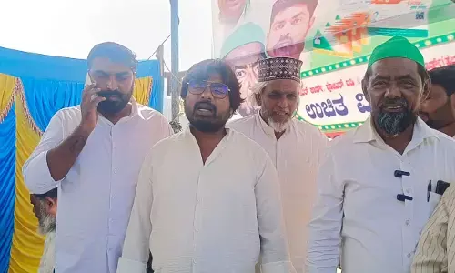 ಕೋಲಾರ | ಮೊಯ್ಯುದ್ದೀನ್ ರವರ ನೇತೃತ್ವದಲ್ಲಿ ವಿವಿಧ ಯೋಜನೆಯ ಕಾರ್ಡ್‌ಗಳ ಉಚಿತ ವಿತರಣಾ ಶಿಬಿರ