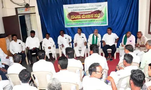 ಕಲಬುರಗಿ | ಅತಿವೃಷ್ಟಿಯ ಸೂಕ್ತ ಪರಿಹಾರಕ್ಕೆ ಒತ್ತಾಯಿಸಿ ರೈತ ಪರ ಸಂಘಟನೆಗಳಿಂದ ದುಂಡು ಮೇಜಿನ ಸಭೆ