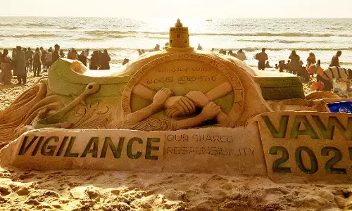 ಮಂಗಳೂರು: ಭ್ರಷ್ಟಾಚಾರ ಜಾಗೃತಿ ಸಪ್ತಾಹಕ್ಕೆ ‘ಮರಳು ಶಿಲ್ಪ’