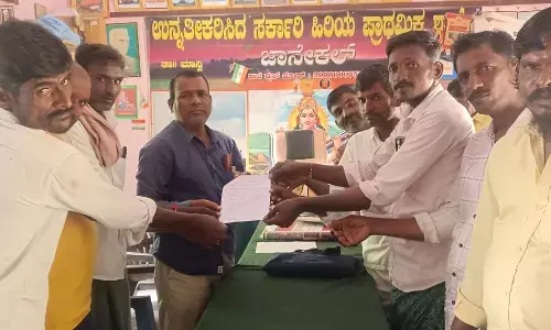 ರಾಯಚೂರು | ಮದ್ಯ ಸೇವಿಸಿ ಶಾಲೆಗೆ ಬರುವ ಮುಖ್ಯೋಪಾಧ್ಯಾಯರ ವಿರುದ್ಧ ಕ್ರಮಕ್ಕೆ ಗ್ರಾಮಸ್ಥರ ಮನವಿ