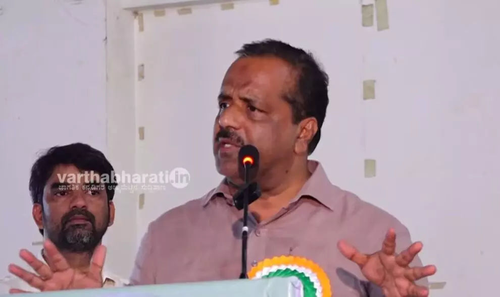 ಉಮ್ಮೀದ್ ಪೋರ್ಟಲ್‌ನಲ್ಲಿ ವಕ್ಫ್ ಆಸ್ತಿ ಅಪ್ಲೋಡ್ ತಾಂತ್ರಿಕ ಸಮಸ್ಯೆ ಪರಿಹಾರಕ್ಕೆ ಜಿಲ್ಲಾ ಕೇಂದ್ರದಲ್ಲಿ ಕಾಲ್ ಸೆಂಟರ್ ಅಗತ್ಯ: ಯು.ಟಿ. ಖಾದರ್